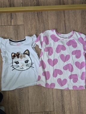 Isaac Mizrahi Girls White Tee with Black Trim and Pink Logo